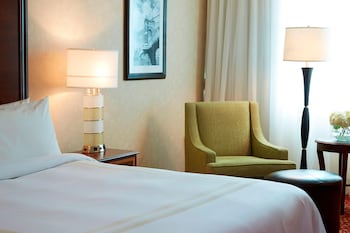 Room, 1 King Bed (Mobility Accessible, Roll-in Shower)