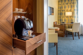 Deluxe Room, 1 Queen Bed