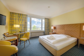 Deluxe Room, 1 Queen Bed