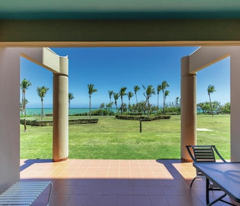 Oceanfront Deluxe Patio Room with 2 Double Beds