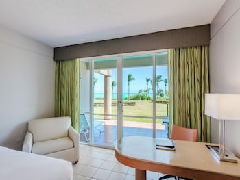 Oceanfront Deluxe Patio Room with 2 Double Beds