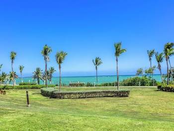 Oceanfront Deluxe Patio Room with 2 Double Beds