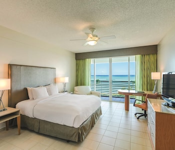 Oceanview Balcony Deluxe Room with 1 King Bed