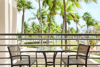 Balcony Pool View Room with 2 Double Beds
