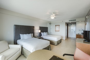 Oceanfront Deluxe Patio Room with 2 Double Beds
