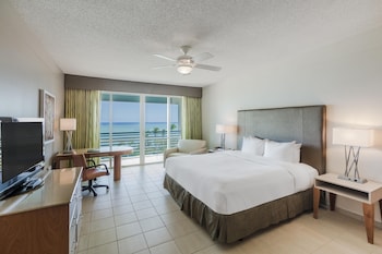 Ocean Tower Suite with Parlor 1 King or 2 Doubles