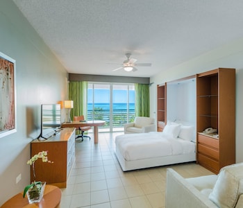 Ocean Tower Suite with Parlor 1 King or 2 Doubles