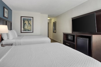 Standard Room, 2 Double Beds, Non Smoking, Refrigerator & Microwave