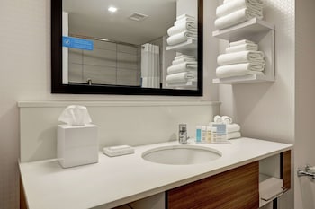 Room, 2 Queen Beds, Accessible, Bathtub (Hearing)