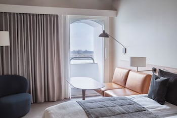 Deluxe Room (Waterfront)