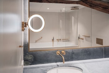 Suite (Conference)