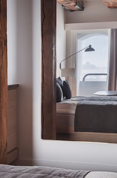 Deluxe Room (Waterfront)