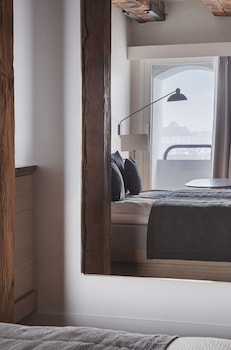 Standard Room (Waterfront)