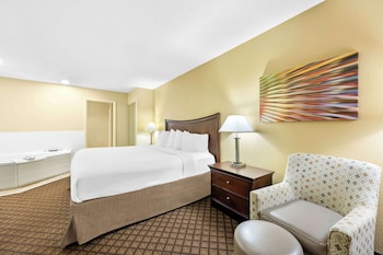 Suite, 1 King Bed, Non Smoking, Jetted Tub