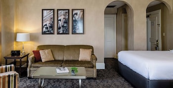 Executive Room, 1 King Bed, Fireplace