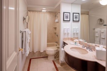 Executive Room, 1 King Bed, Fireplace
