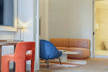 Junior Suite, 1 King Bed