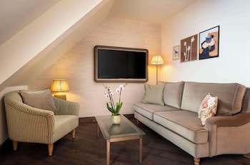 Junior Suite, 1 King Bed (Deluxe)
