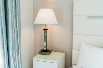 Queen Room, Interior View