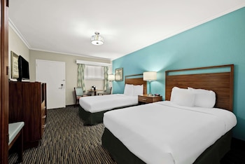 Standard Room, 2 Double Beds, Non Smoking, Refrigerator & Microwave