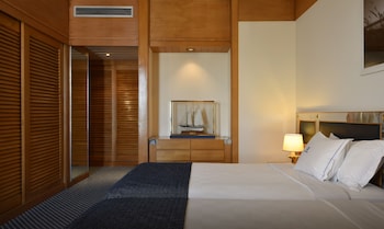 Suite, City View