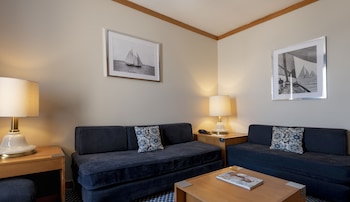 Suite, City View