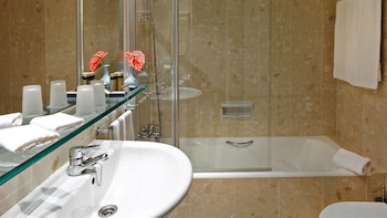 Suite, City View