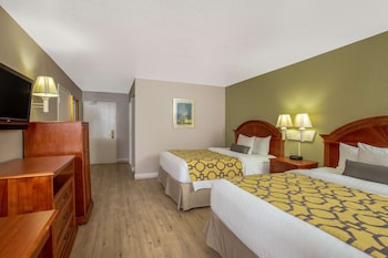 Room, 2 Queen Beds, Accessible, Non Smoking