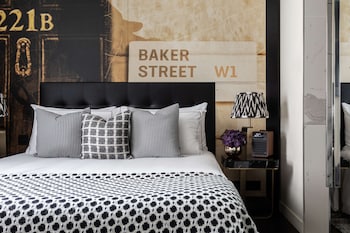 Suite, 1 King Bed (Chiltern Townhouse)