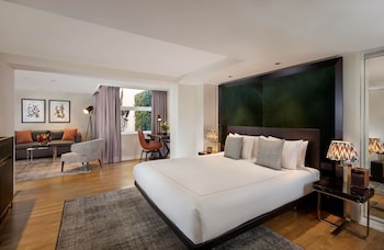 Studio, 1 King Bed (Suite)