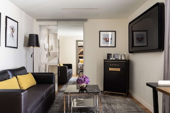 Suite, 1 King Bed (Townhouse)