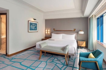 1 King Bed, Club Lounge Access, Deluxe Guest Room