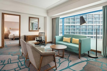 1 King Bed, Club Lounge Access, Terrace, Executive Suite