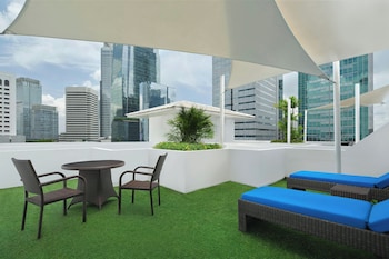 1 King Bed, Club Lounge Access, Executive Suite