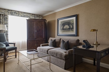 One Bedroom King Suite