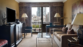 Deluxe Suite, 2 Double Beds, City View