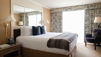Deluxe Suite, 1 King Bed, City View