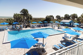 2 Queen Beds Poolview