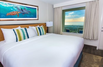 1 King Bed Oceanview