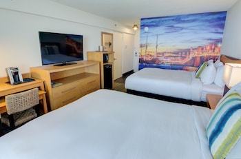 2 Queen Beds Oceanview