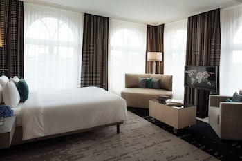 Superior Room, 1 King Bed