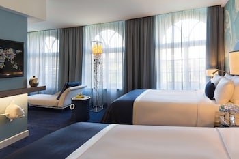 Suite, 2 Bedrooms, City View