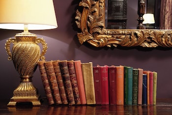 Tudor Suite