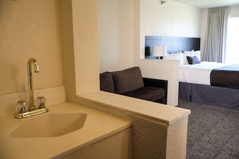Junior Room, 1 King Bed, Jetted Tub