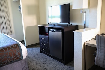 Junior Room, 1 King Bed, Jetted Tub
