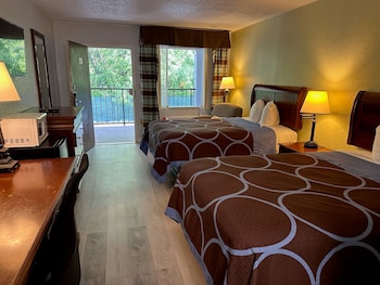 Double Room, Smoking
