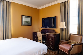 King Room (24/7 Front Desk)