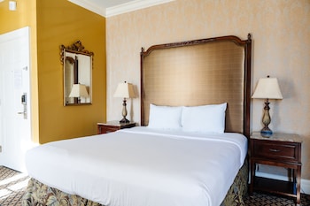 King Room with Balcony (24/7 Front Desk)