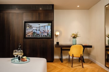 Executive Suite, Balcony