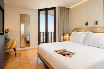Executive Suite, Balcony